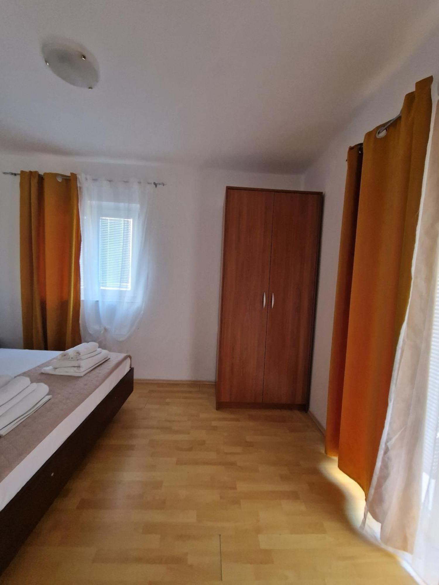 Apartments With A Parking Space Lopar, Rab - 16680 Quarto foto